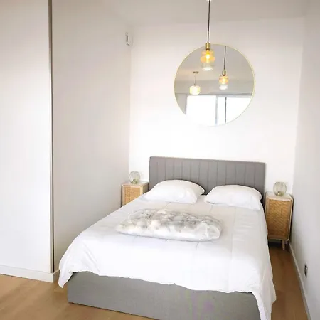 Apartman Bright With Sea View In