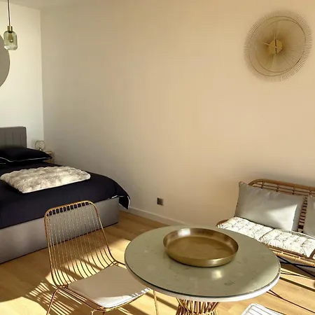 Apartment Bright With Sea View In