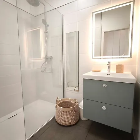 Bright With Sea View In Apartman *