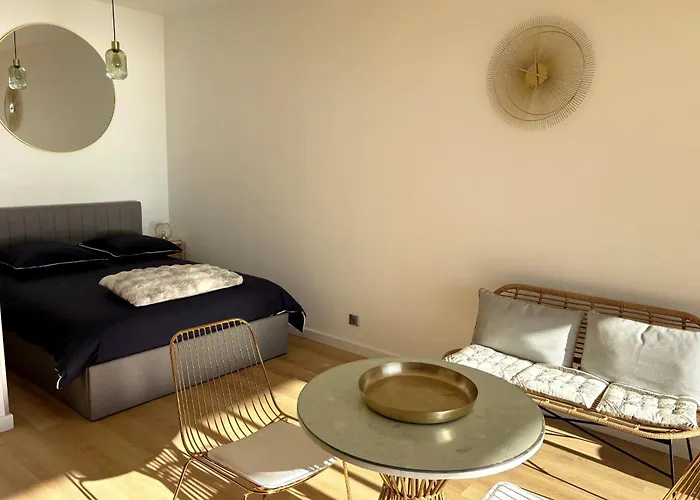 Apartment Bright With Sea View In